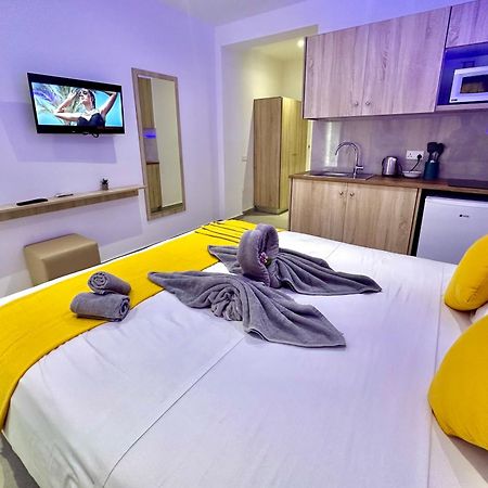 Sun Plaza Suites - Adults Only Айя Напа Екстериор снимка