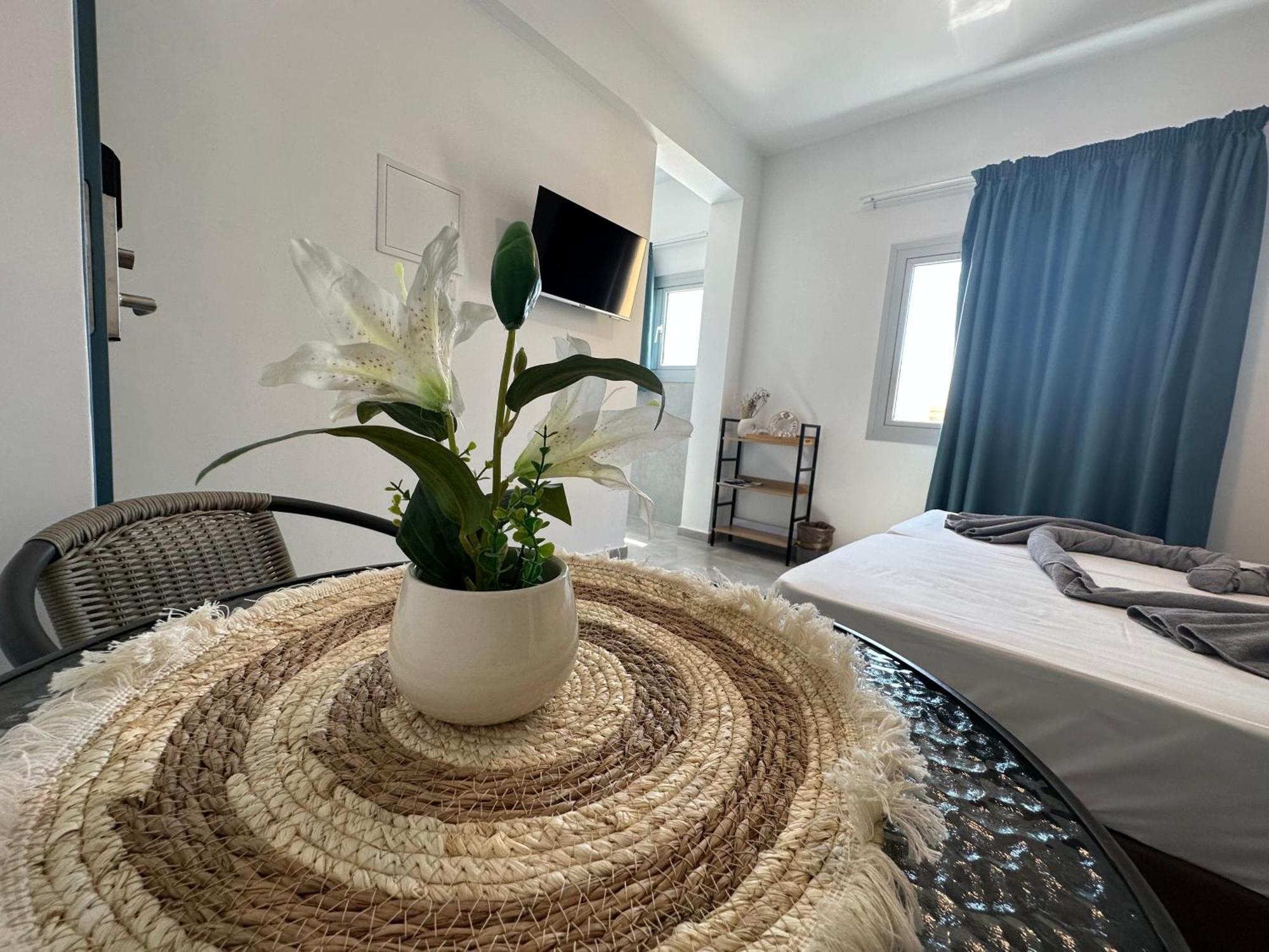 Sun Plaza Suites - Adults Only Айя Напа Екстериор снимка