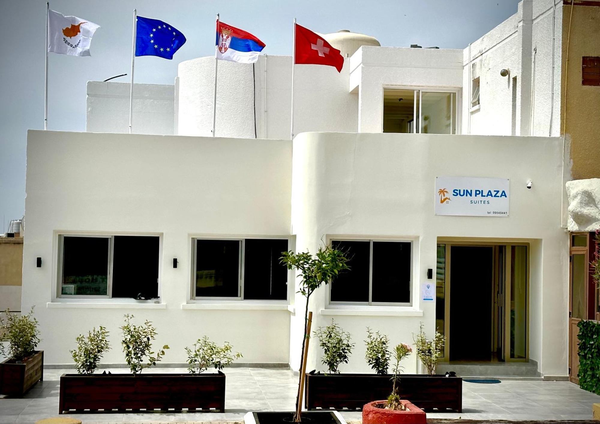Sun Plaza Suites - Adults Only Айя Напа Екстериор снимка