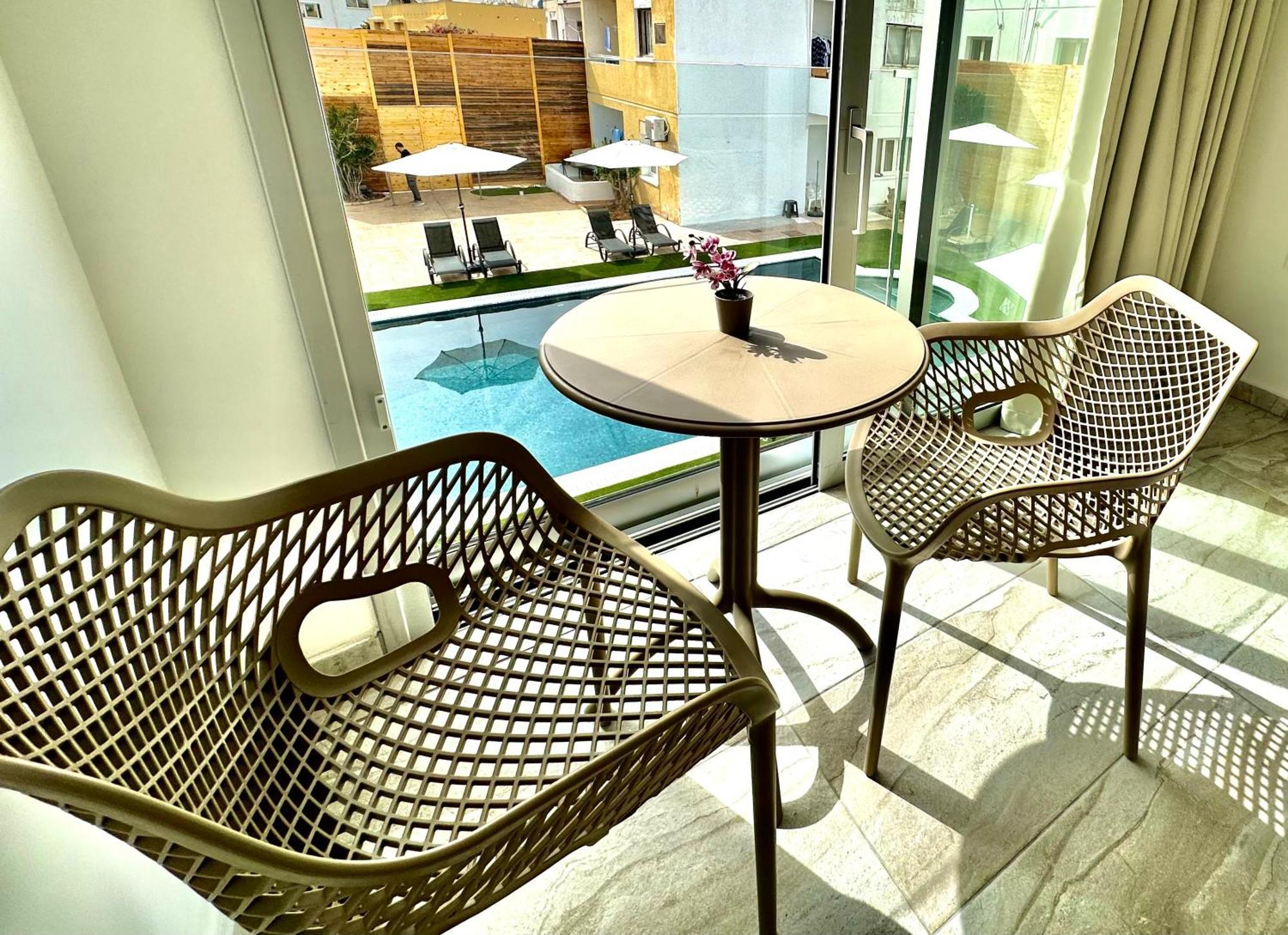 Sun Plaza Suites - Adults Only Айя Напа Екстериор снимка
