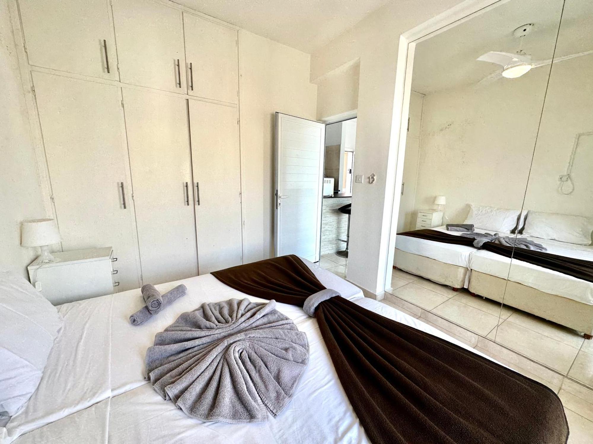 Sun Plaza Suites - Adults Only Айя Напа Екстериор снимка