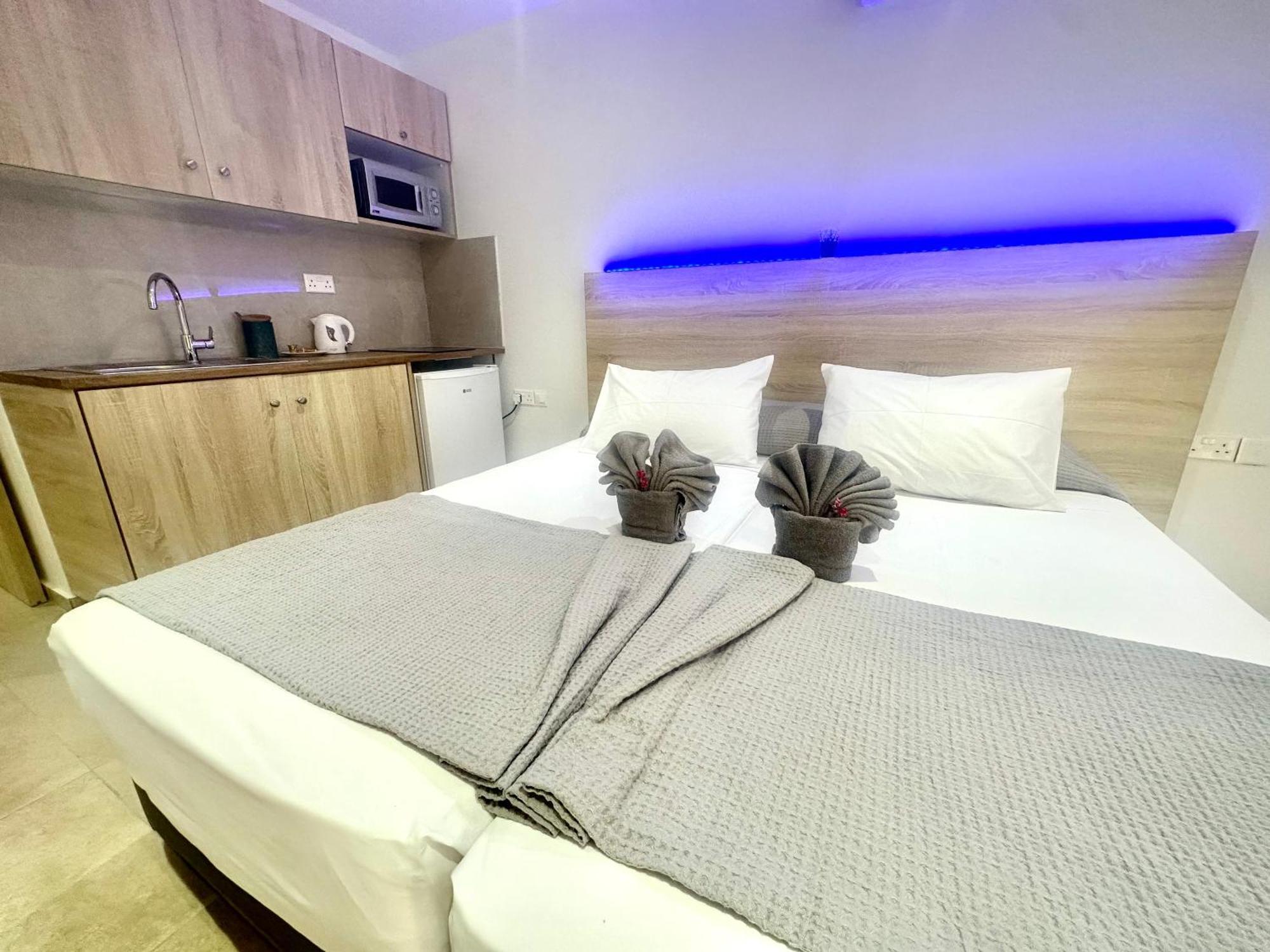 Sun Plaza Suites - Adults Only Айя Напа Екстериор снимка